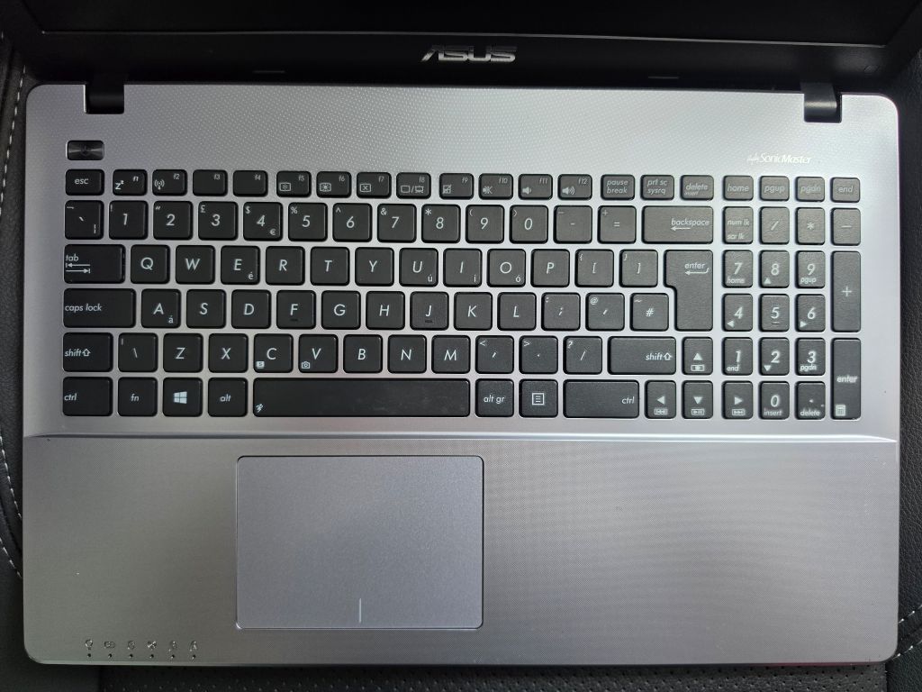 Asus X550CC Notebook PC 2
